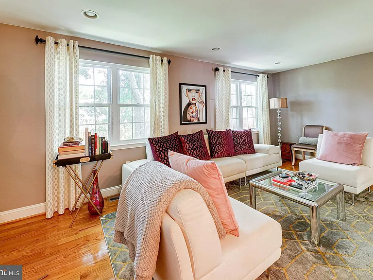 2775 Sikes Ct — Photo 9