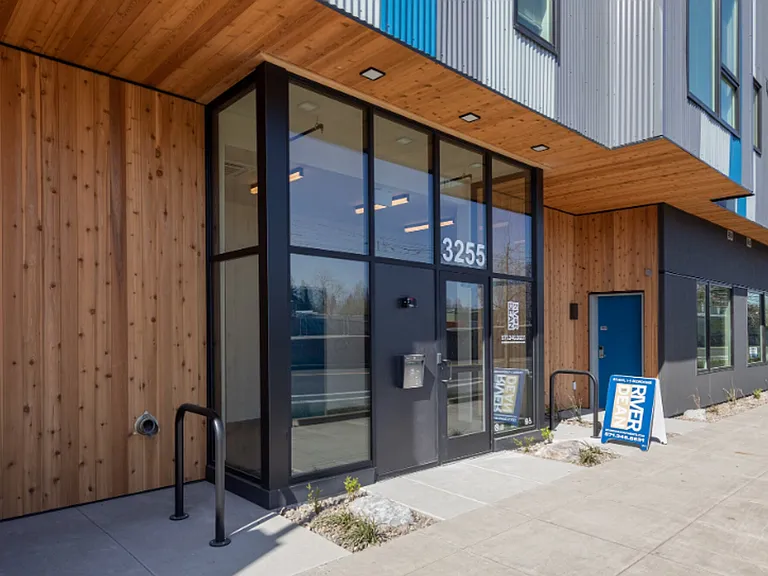 Dean River Apartments — Photo 18
