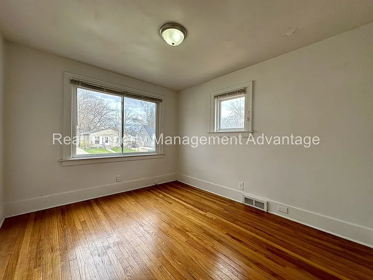 316 Spencer — Photo 22