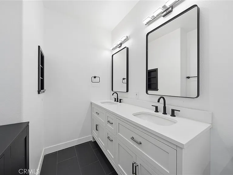 5803 Fullerton Ave — Photo 22