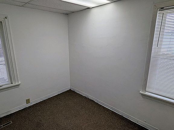 4th image of 310 1st St NE