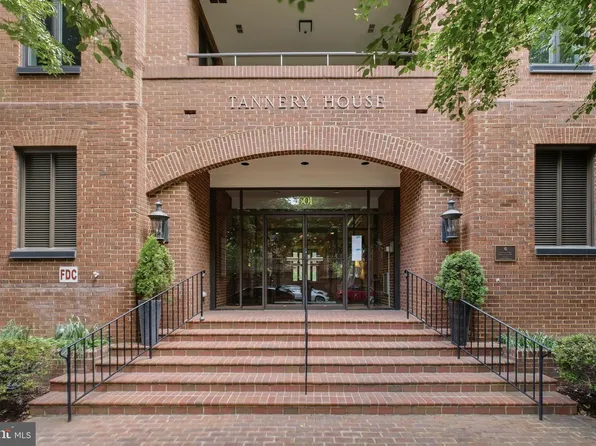 601 Wilkes St APT 301, Alexandria, VA 22314