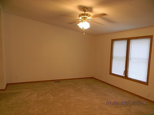 3rd image of 1821 Charledon Ave