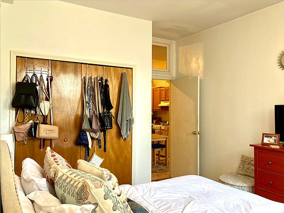 5th image of 351 Manhattan Ave #3L