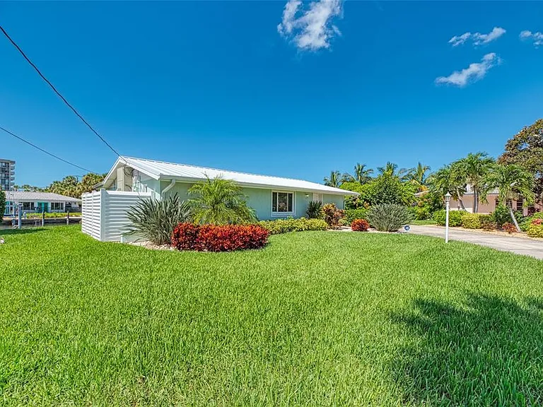 5577 Contento Dr — Photo 37