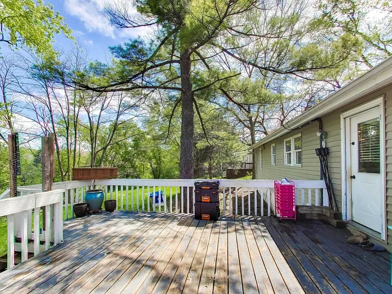 1105 S Hough St — Photo 11