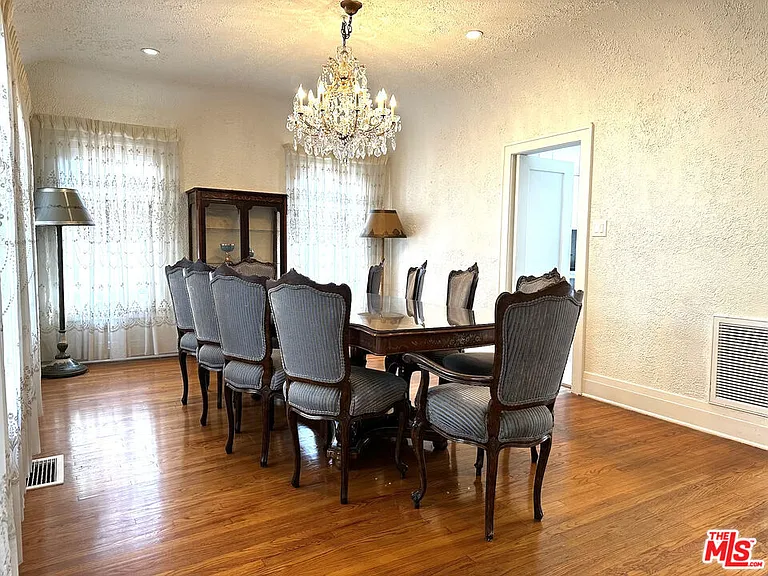 10736 Ashton Ave — Photo 16