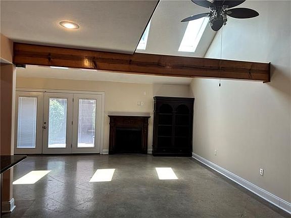 5th image of 22 Spinnaker Ln