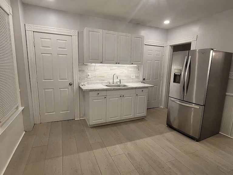 502 Winchester Ave #1 — Photo 2