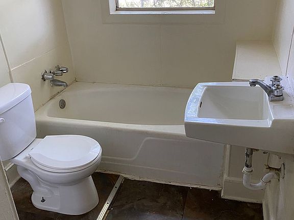 4th image of 2524 Corbitt St