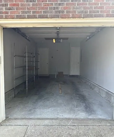 724 Pioneer Ln — Photo 2