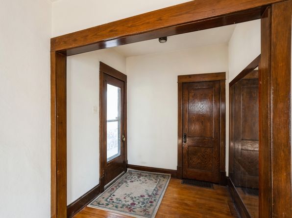 des-moines-iowa-251547765 picture