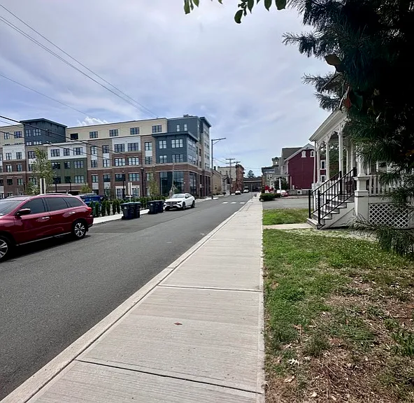 28 Bloomfield Ave #1 — Photo 1