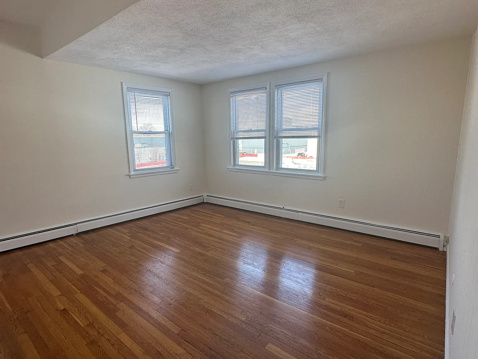 1 bed, 9999 sqft, $2,000 — Photo 2
