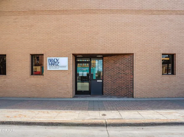 117 Broadway St S, Crookston, MN 56716