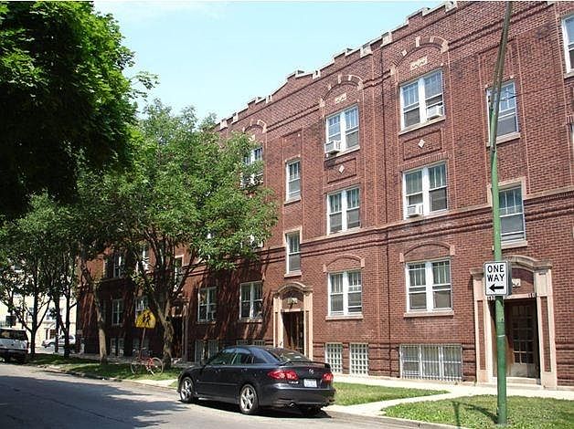 1st image of 1528 W Berteau Ave #1