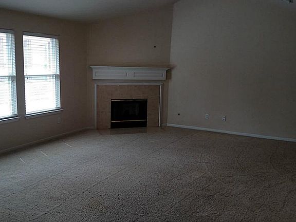 3rd image of 9514 Glendown Ln