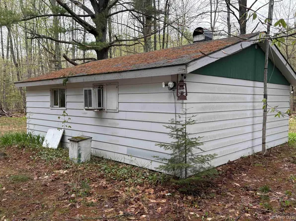 11148 W Summer Rd, Manistique, MI 49854