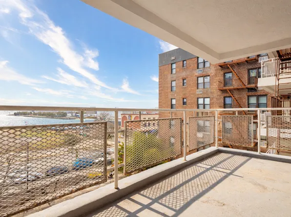 3235 Emmons Ave APT 526, Brooklyn, NY 11235