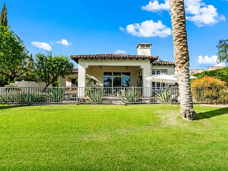 56738 Palms Dr — Photo 44