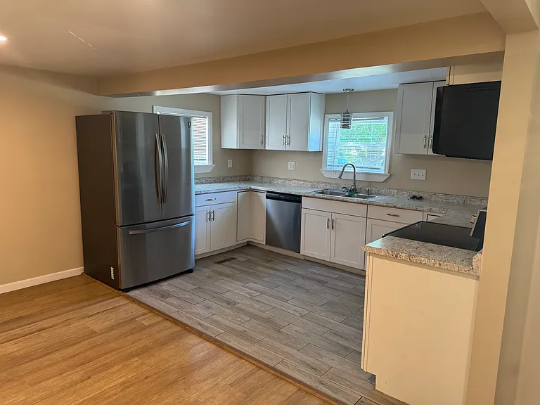 770 Morgantown Rd — Photo 3