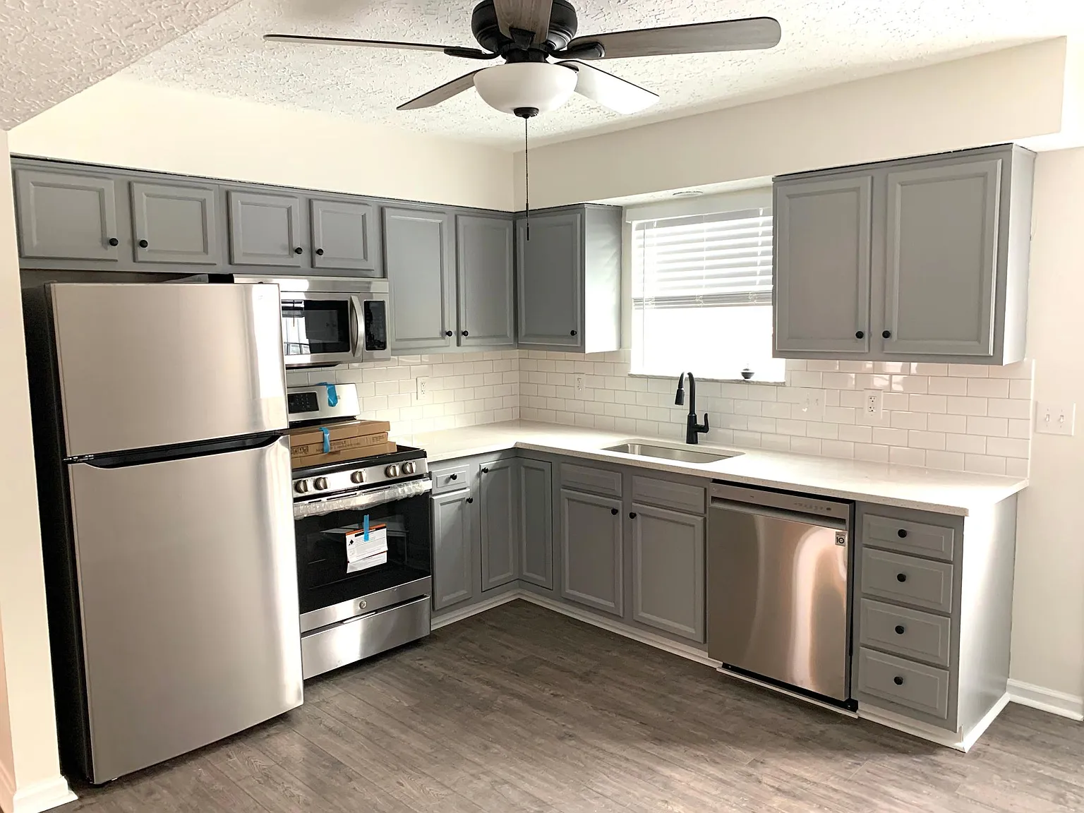 1315 Cortina Ln — Photo 1