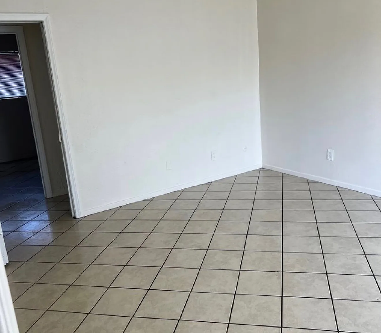2 bed, 750 sqft, $2,289 — Photo 3