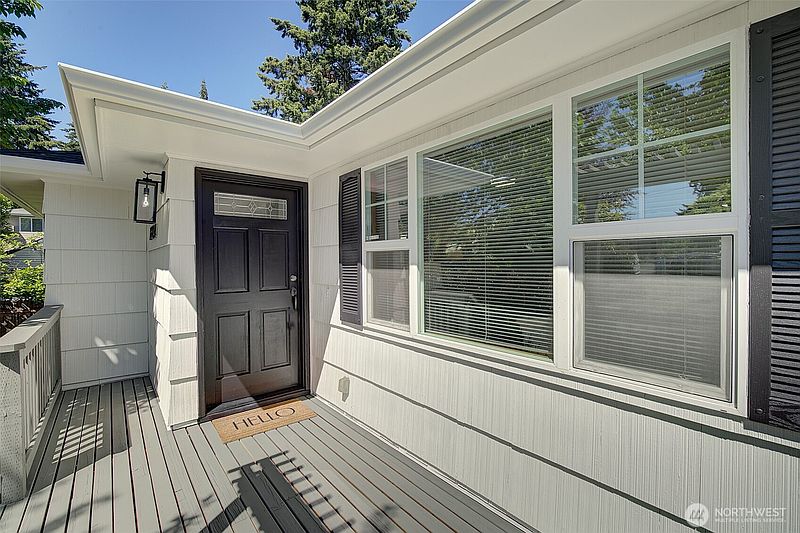 2nd image of 15524 Midvale Avenue N