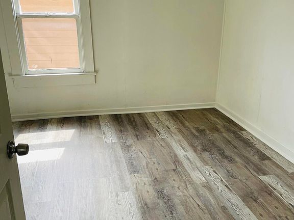 4th image of 706 7th St