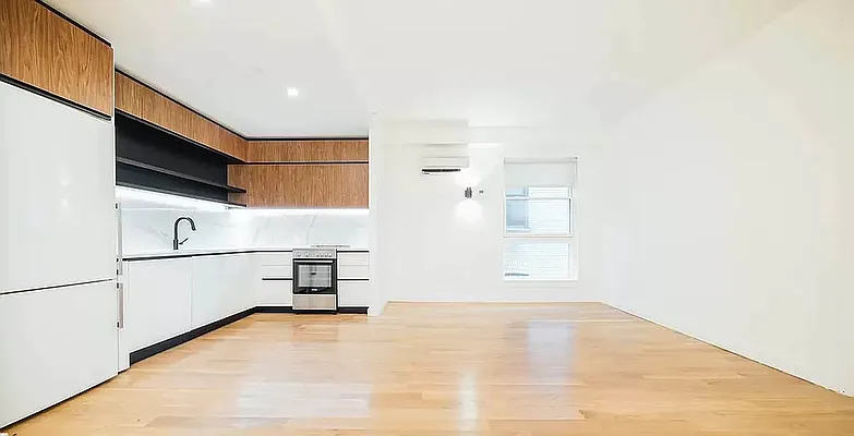 Rented by Artur Gutman, LREB | media 28