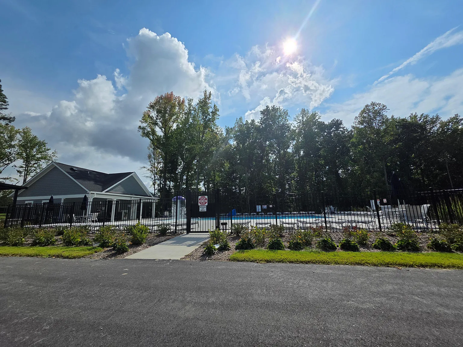 4 bed, 2146 sqft, $2,399 — Photo 4