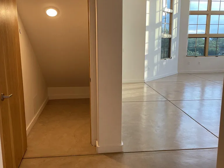 3202 "The Edward" Loft has lots of closet space on both floors!