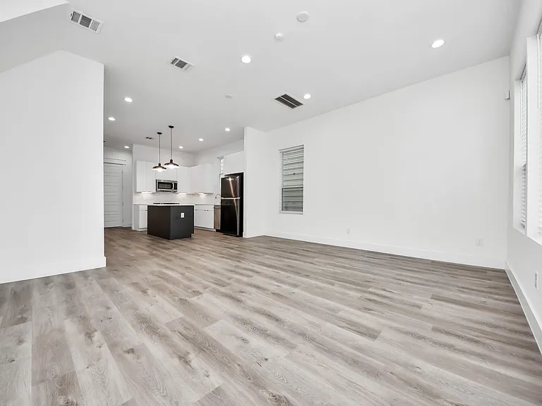 5402 Margarita St — Photo 14