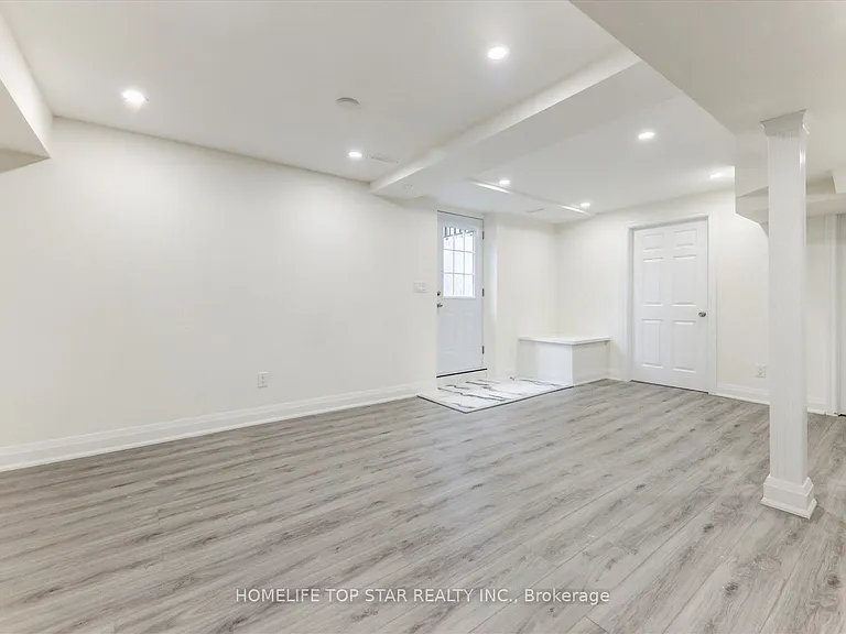 28 Willowbrook Dr — Photo 12