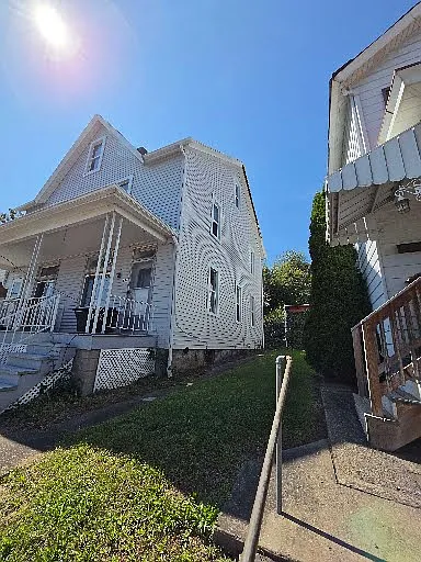2 bed, 1.5 bath, 1142 sqft, $925 — Photo 1