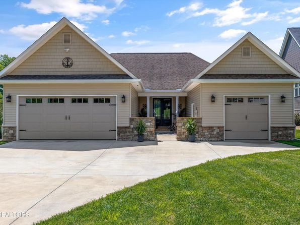 202 Oologila Pl, Loudon, TN 37774