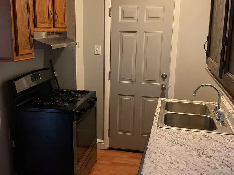 1018 Bellaire Ave — Photo 15