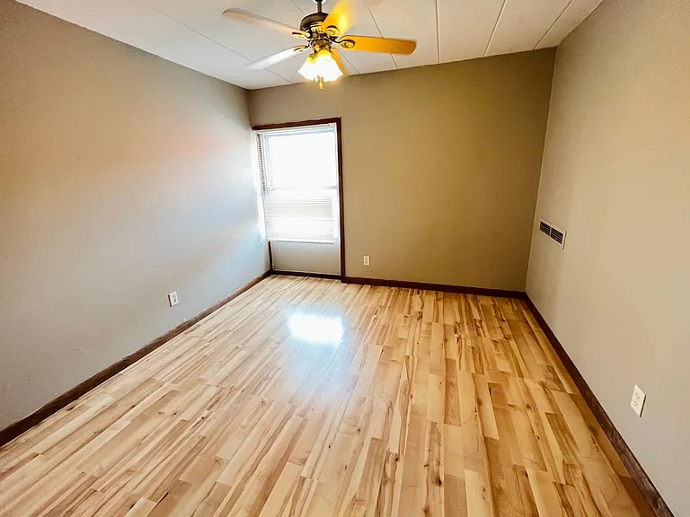 2427 Blaisdell Ave — Photo 8