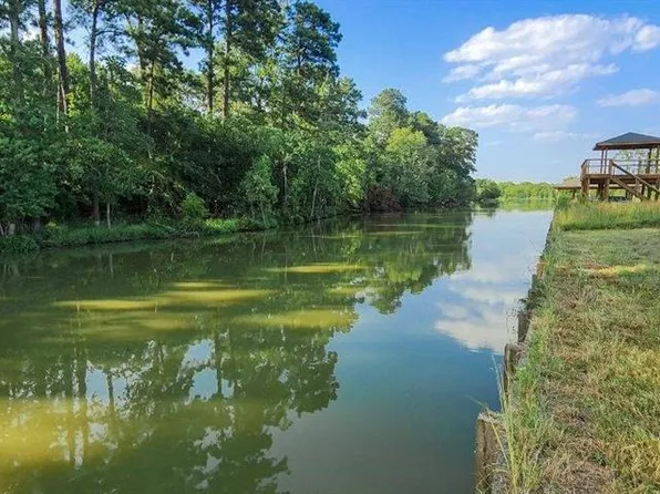 130 Kings Lake Estates Boulevard, Kingwood, TX 77346
