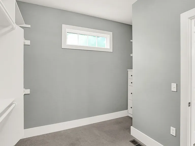 16893 Oak Manor Dr — Photo 37