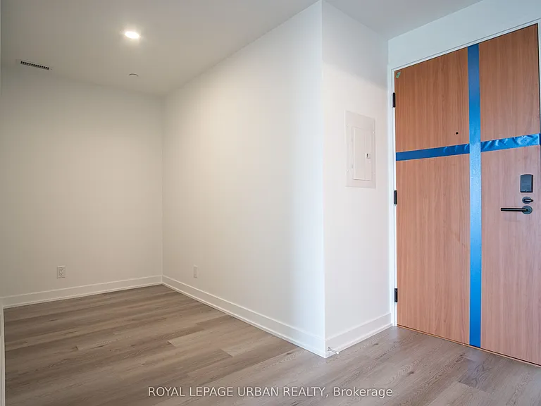 1660 Bloor St W #913 — Photo 13