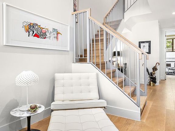 5th image of 165 E 62nd St #Townhouse