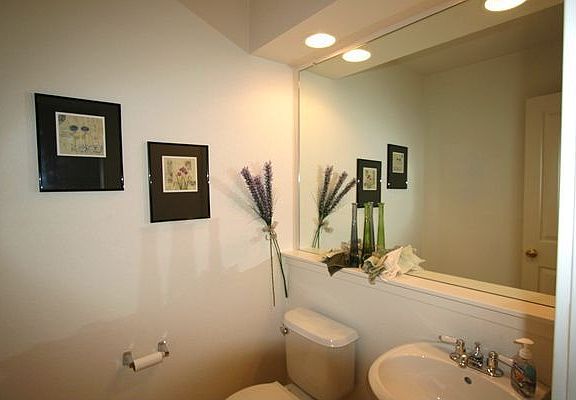 4th image of 3610 Oakwood Dr