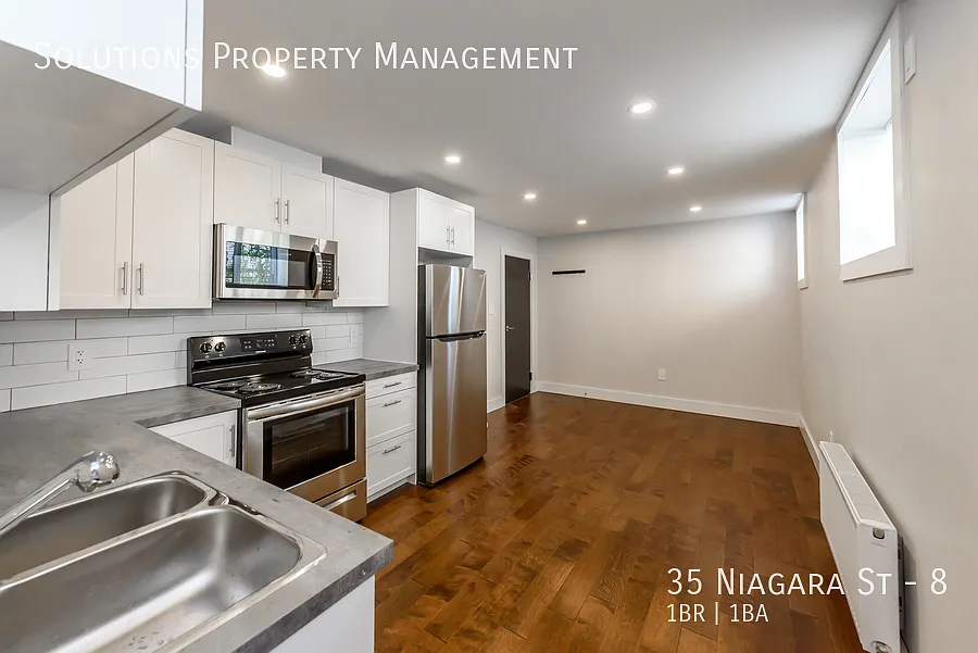 Building Photo - 35 Niagara St #8