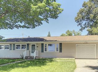 217 E 9th Ave, Colona, IL 61241