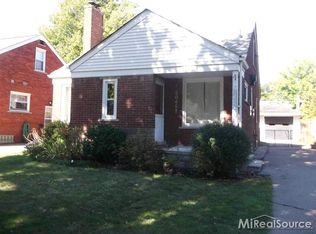 20457 Lochmoor St, Harper Woods, MI