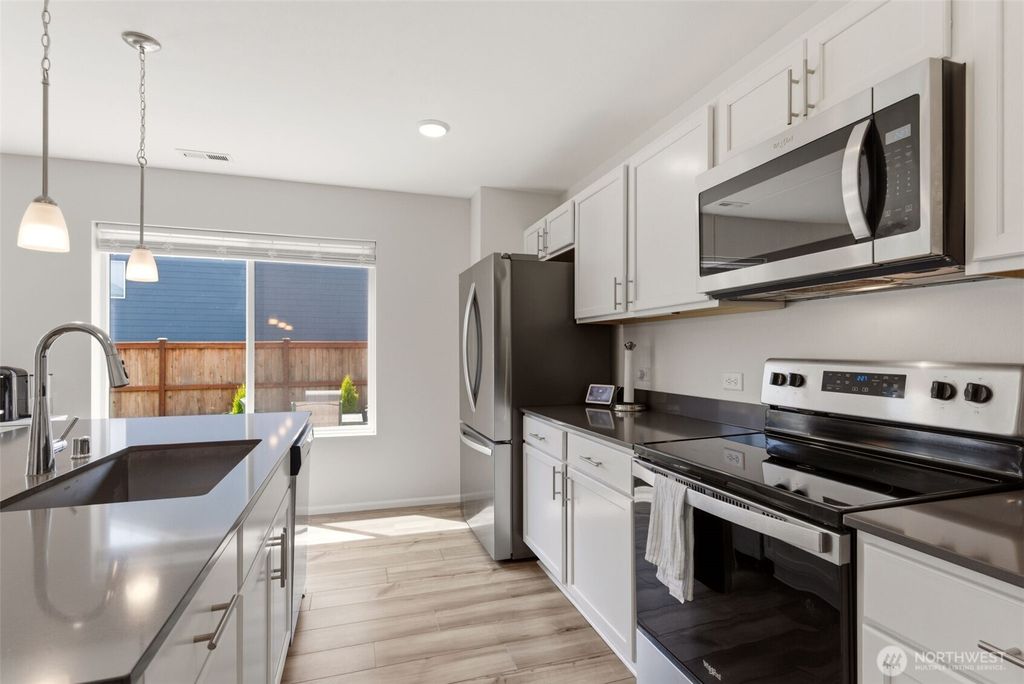 9219 Conine St SE, Yelm, WA - View 6