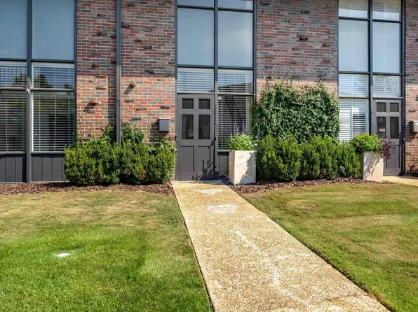 2532 Mountain Brook Cir, Birmingham, AL 35223