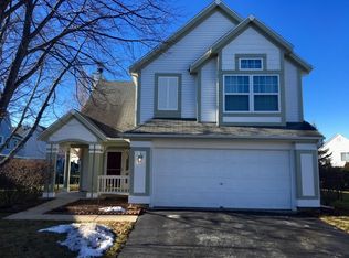 220 Lexington Ln, Grayslake, IL
