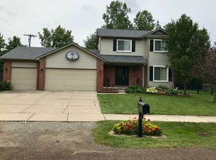 2057 Alsdorf Ave, Rochester Hills, MI 48309